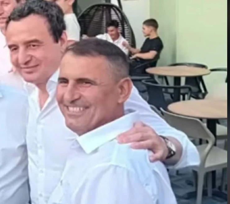Avdyl Ferataj gør en mærkelig erklæring: Ich Liebe dich Albin Kurti, Mitrovica lader sit navn blive navngivet
