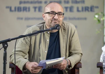 As duas grandes histórias de Kosovo: Ibrahim Rugova e KLA