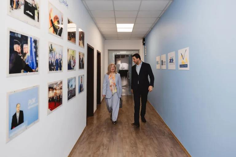 Krasniqi meets Greek ambassador, talk about political developments in country