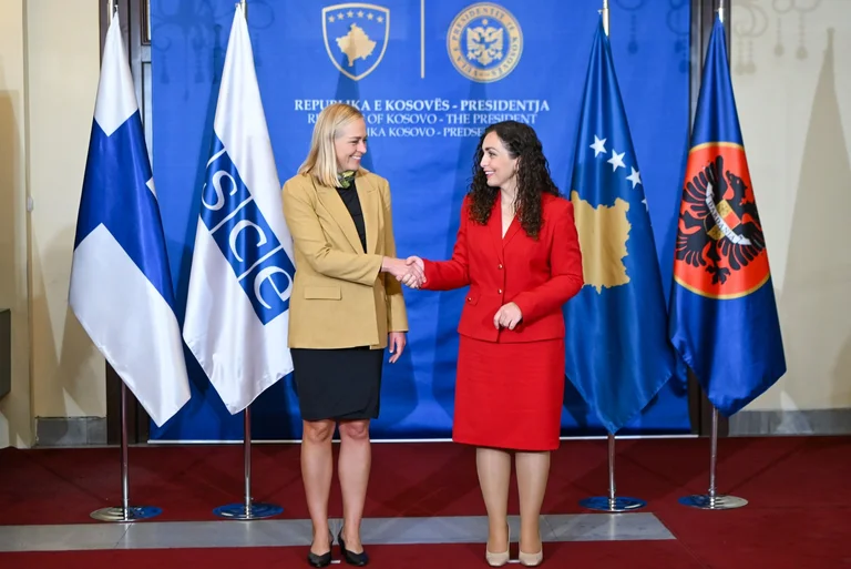 Osman la întâlnirea cu O oficial SEU: Mă aştept să sprijiniţi priorităţile cheie ale Kosovo