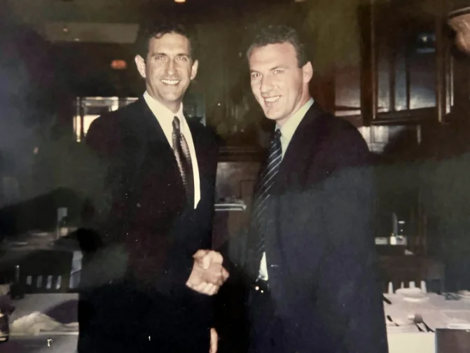 Astăzi, cuvântul dat şi adevărul rămân la fel de puternice ca atunci. -Limay publică poze rare cu James Rubin.