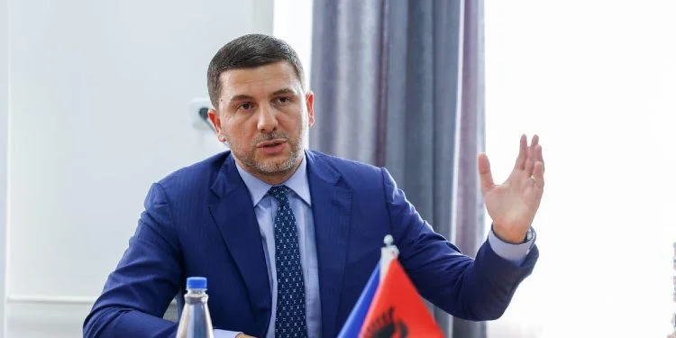 Kosova gati e fundit në PISA, reagon Krasniqi: Analfabetizmi qeveritar po prek shkollat tona