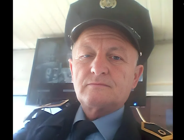 Egy rendőr élete külön, Sinan Gashi.