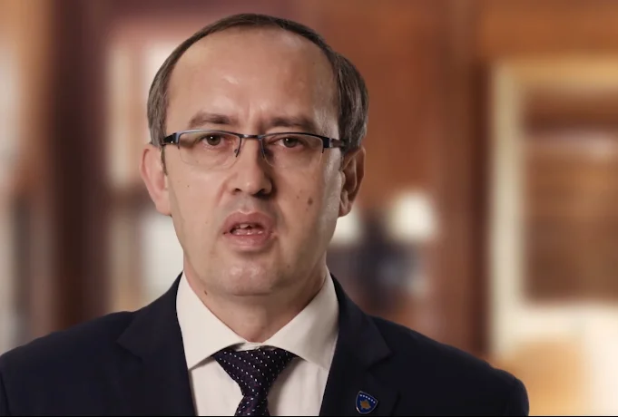 “Kosova s’ka qenë kurrë më keq”, Avdullah Hoti rendit edhe 11 kurrë-e të tjera