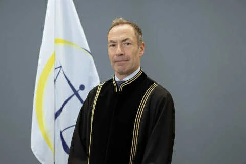 Nouveau tribunal
