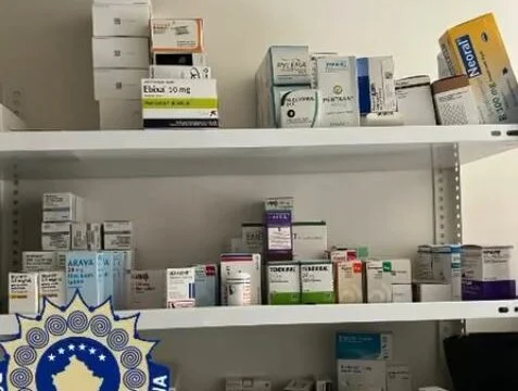 Kosovo tullåtgärder i Ferizaj: De bär droger smugglade till droger och privata bostäder