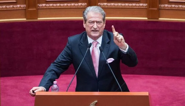 Spänningar i Albaniens parlament Berisha blockhögtalare, avslutad session