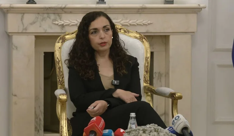 Quand le président parle comme un procureur : journalistes ciblés, noms manquants