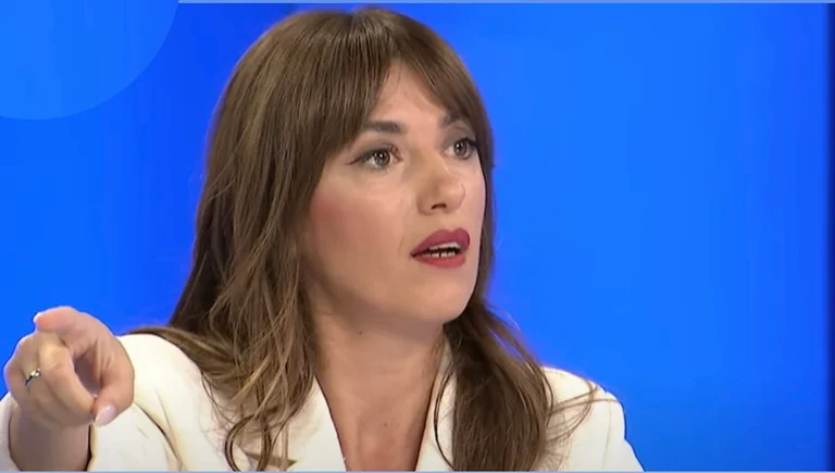 Haxhiu elfelejti a kormány botrányait Kurti, rámutatva a korábbi kormányok: Túl korrupt.