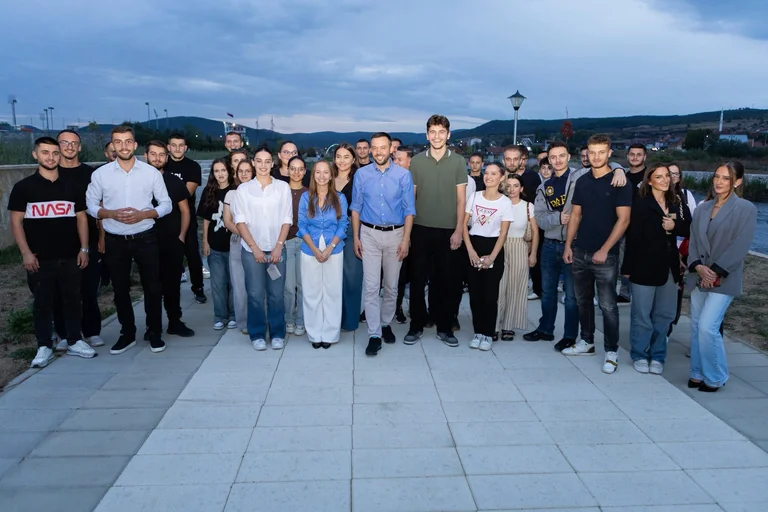 Arrian Tahiri möter Mitrovica ungdomar: Enorm energi och värderingar för stadens framtid