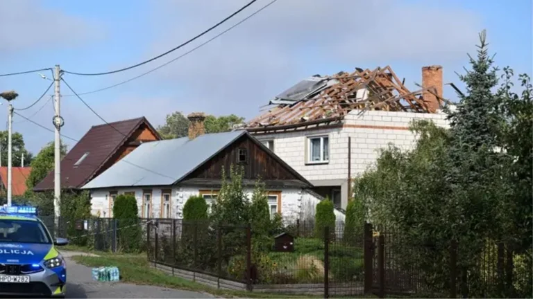 Ruined house, bybilder som påverkas av ryska rädslor i Polen