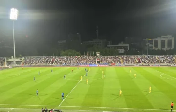 Kosovo、スウェーデン、試合開始