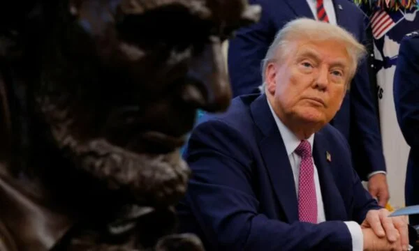 Trump a besoin de la permission de la Cour suprême pour bloquer 4 milliards de dollars en aide étrangère