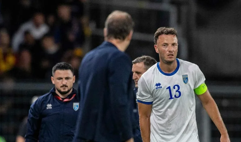 Kosovos tre brister imponerar på svenska medier.