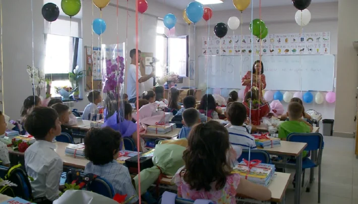 La nouvelle année scolaire commence demain en Albanie