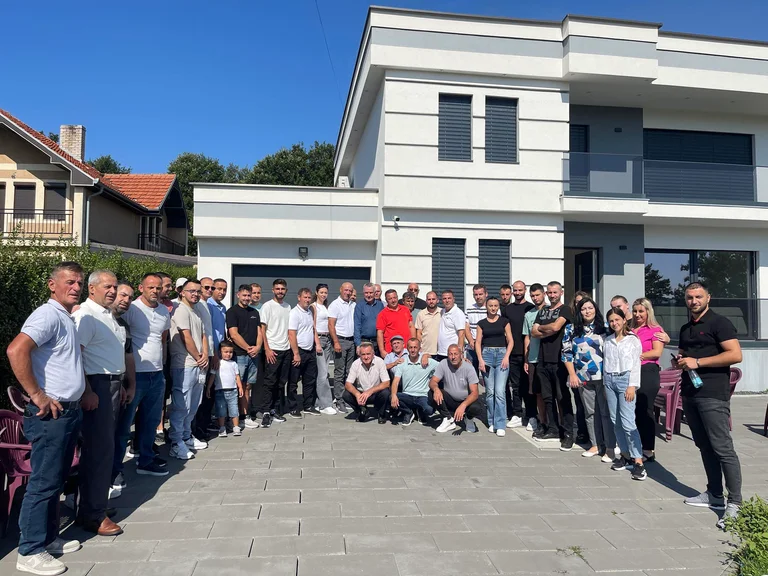 Ahmeti commence la journée à la rencontre avec les résidents de Blineja