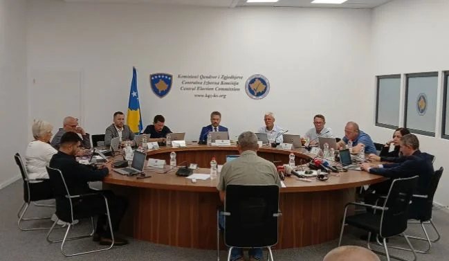 CEC se întruneşte astăzi, lista de alegători pentru certificate pentru alegerile municipale