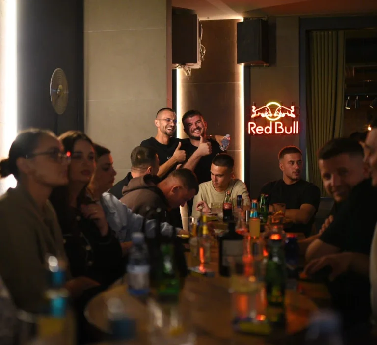 Shukri Buya trifft sich mit Lipjan-Jugend: Ihre Begeisterung und ihr Glaube sind die größte Motivation für den Sieg