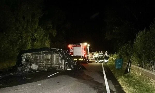 At dø i Luxembourg styrt, Bajraktari familien viser, når tropper kan komme til Kosovo