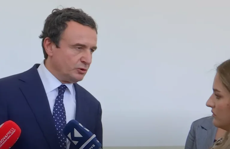 Kurti sí likes question of why his daughter is not educated in Kosovo, revenges the journalist immediately