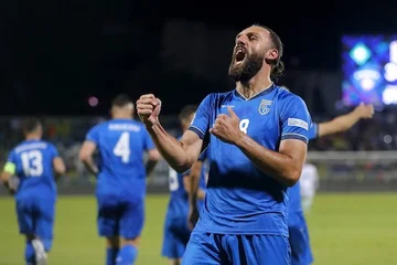 スイスメディアは、それが警告する4コソボサッカー選手に言及しています “