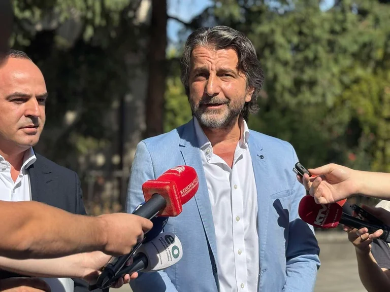 Rama dă în judecată Ministerul Finanţelor: 35 mn euro blocaţi politic împotriva Pristinei