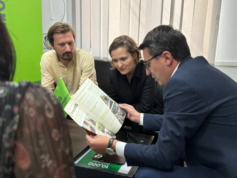 Ο αρχισεφ Οσμάνι περίμενε στη συνάντηση, κυρία Σαχίν.