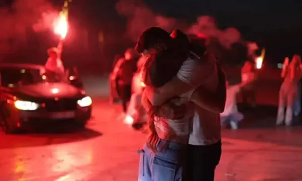 KSF soldier surprises girlfriend with romantic marriage proposal in Pristina