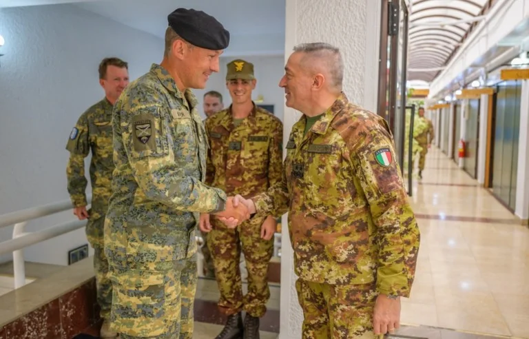 Kosovo, region security ão KFOR commander talks with Austrian general