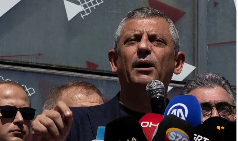 Turkish authorities order new arrests of opposition officials