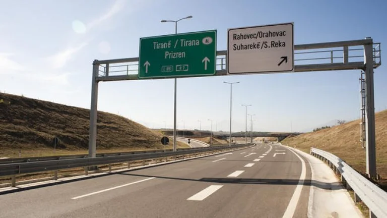 Polis Kosova'da birkaç yol ilan edecek, Karayolu da dahil olmak üzere üç gün içinde kapalı olacak.