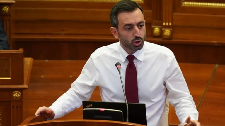 Basha no quiere acceso a los ciudadanos, cierra sus comentarios en Facebook.