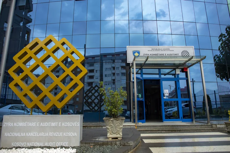 Substitutefr, kira: seyirci 69 vakayı Prosecution'a gönderir