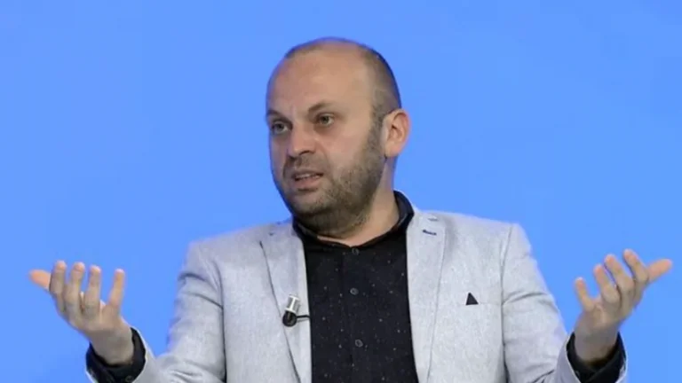 Mushkolaj: Veç në Kosovë gjejnë terren tipat si Adi Krasta, servilizëm i pështirë