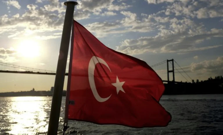 Turkey closes airspace for Israeli planes