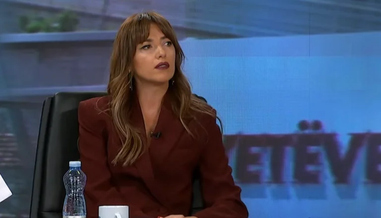 Hadzi cu speculaţii: Opoziţia nu îndrăzneşte să-mi spună că lista sârbă îi şantajează
