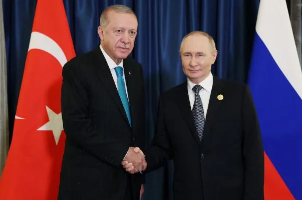 Ergodan y Putin se reúnen, hablan de paz y guerra