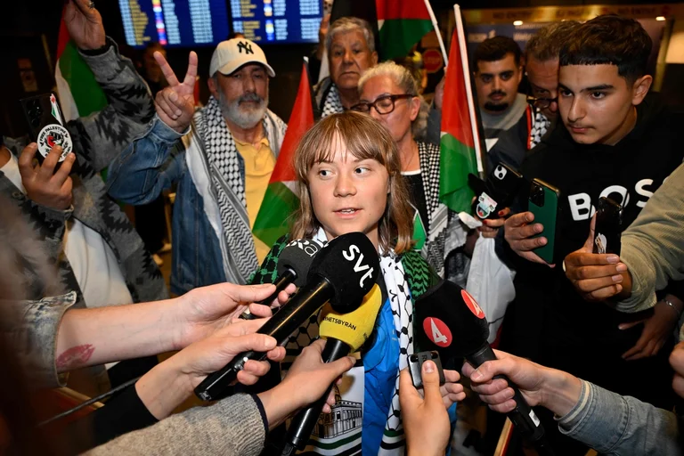 Израиль готовит план по задержанию активистки Греты Тунберг и отправке ее в террористическую тюрьму