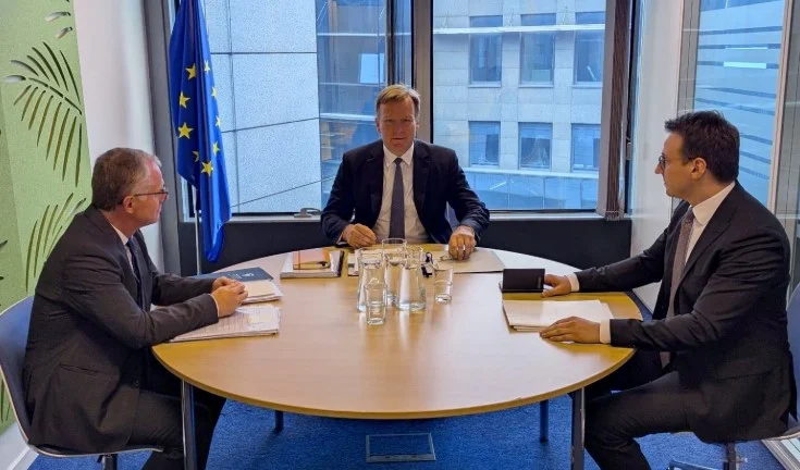 Trumps varning att engagera sig och EU:s aktivism med möten i Kosovo och Serbien? Kommer dialogen till ett slut?