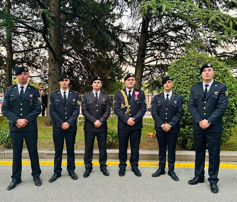Sex KSF-officerare examen framgångsrikt på Turkiets militära akademi