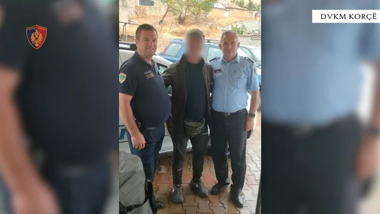 Makedoniens parachutist kastar storm i Albanien, risker som faller i Pogradec