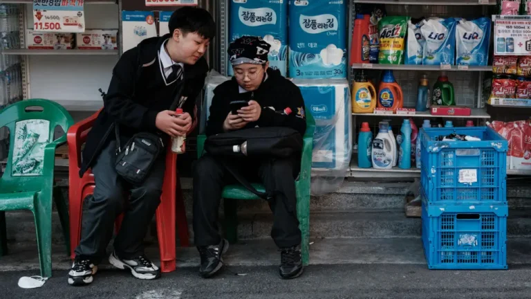 Sydkorea slutar använda telefoner på skolor