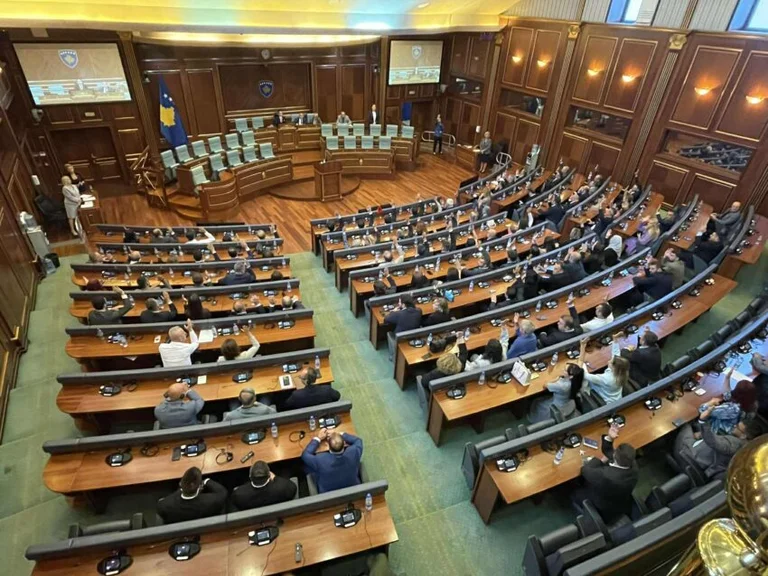 Simu kudarca után, a szerb közösség vezetőhelyettesének sorsát sok megoldja.