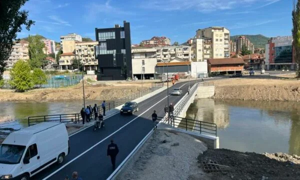 A híd Mitrovicától északra nyílik, de Vetevendosje nem ígért
