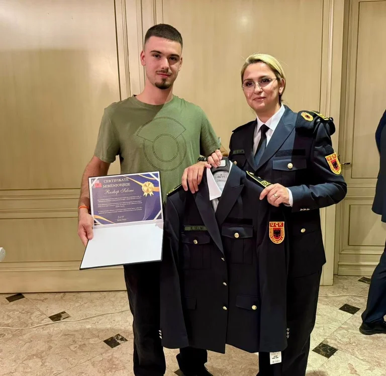 Rexhep Selimis son accepterar veteranens uniform på uppdrag av sin far: Vårt krig var svårt, men rättvist
