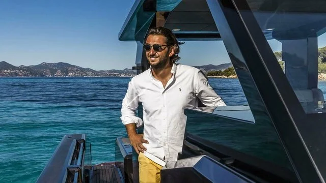 Efter 19 dagar försvann den turkiska affärsmannens kropp, hans båt försvann på väg till Mykonos.