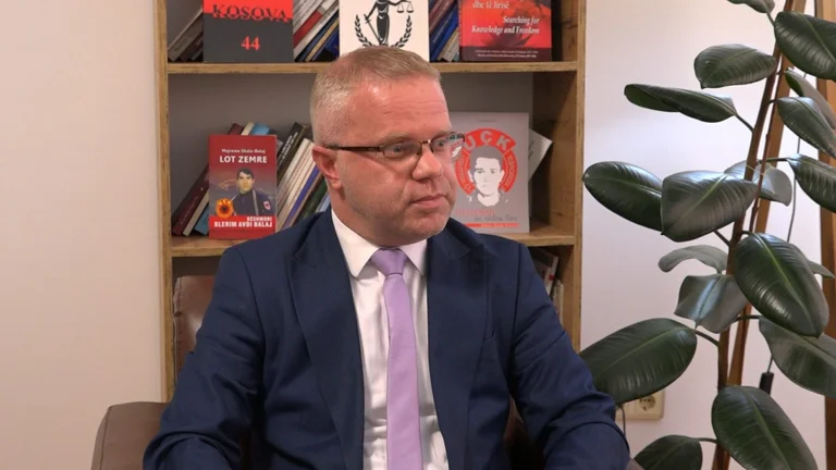 Serbisk bevismateriale godkendt af Special, Bajraktari: Uacceptabel skal erklæres