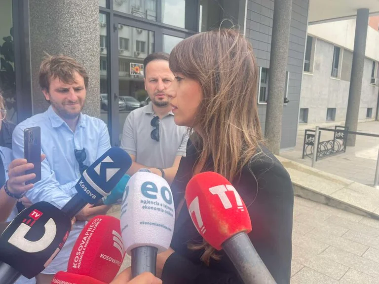 Falhado várias vezes, Haxhiu diz que a oposição anterior está mantendo o Parlamento refém para impedir o Governo Kurti 3
