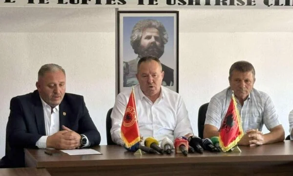 KLA OVL: Vi har bett de nederländska myndigheterna att protestera i Haag för att visa att Kosovo accepterar mer orättvisa.