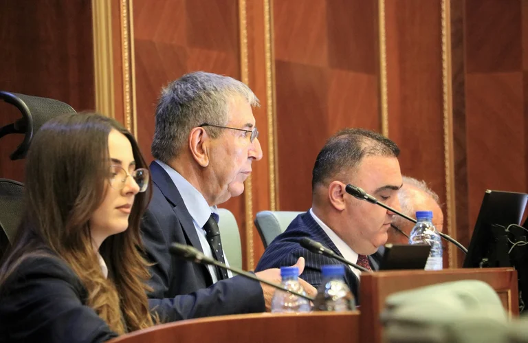 Προτιμώ να αποσυρθώ από τον επικεφαλής της συνταγματικής συνόδου.
